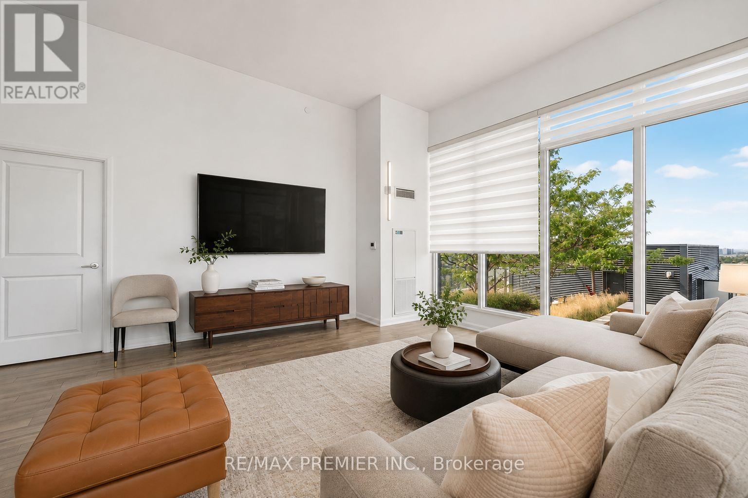 #1012 - 99 Eagle Rock Way Property Photo 9