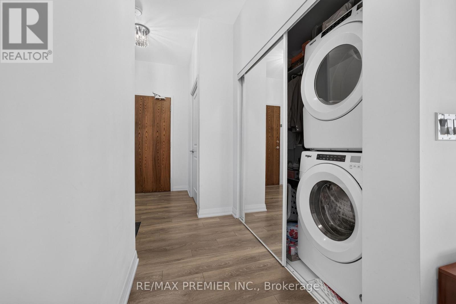 #1012 - 99 Eagle Rock Way Property Photo 14
