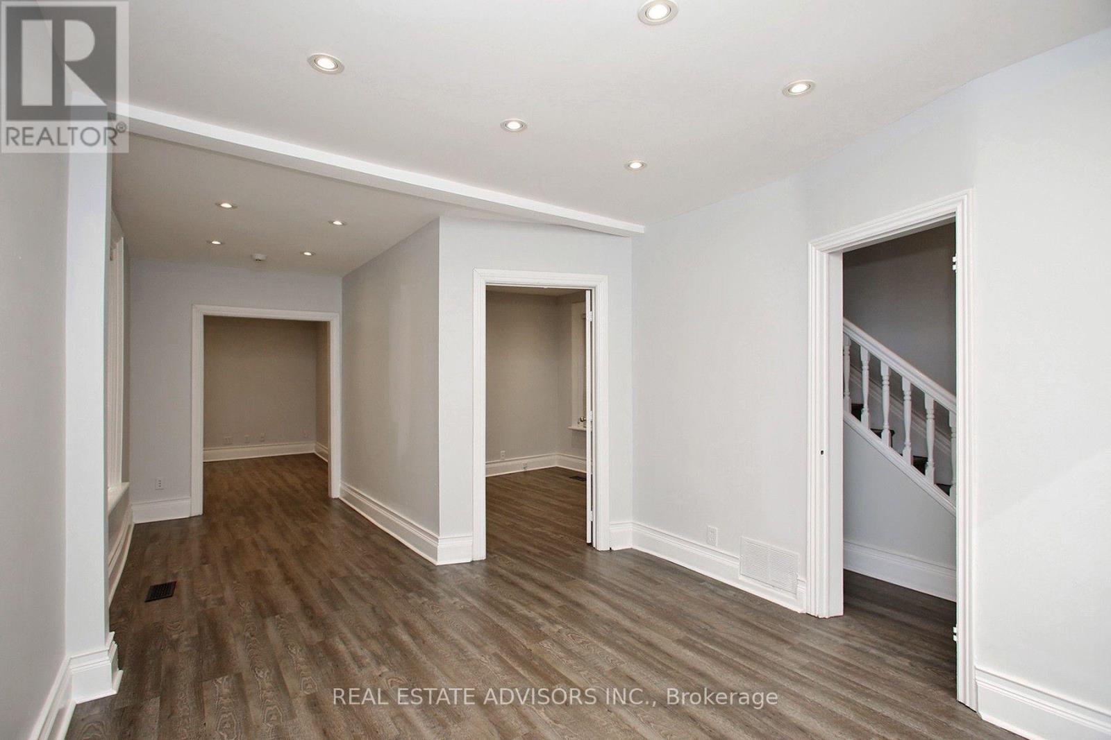7924 Kipling Avenue Property Photo 4