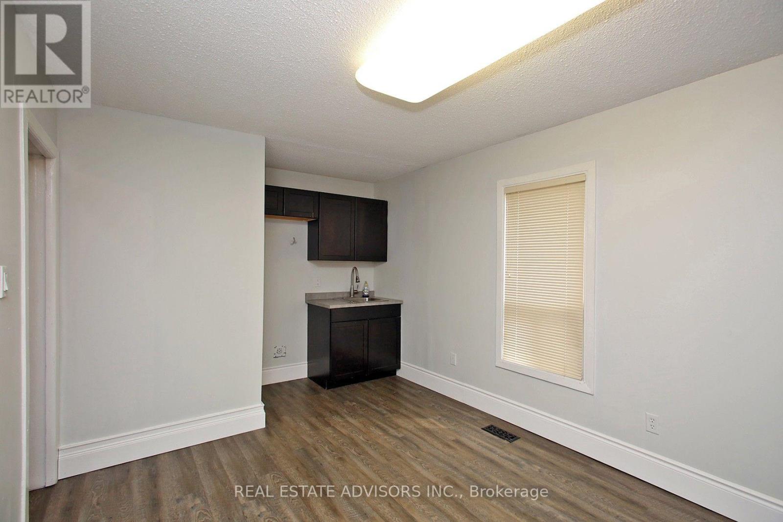 7924 Kipling Avenue Property Photo 10