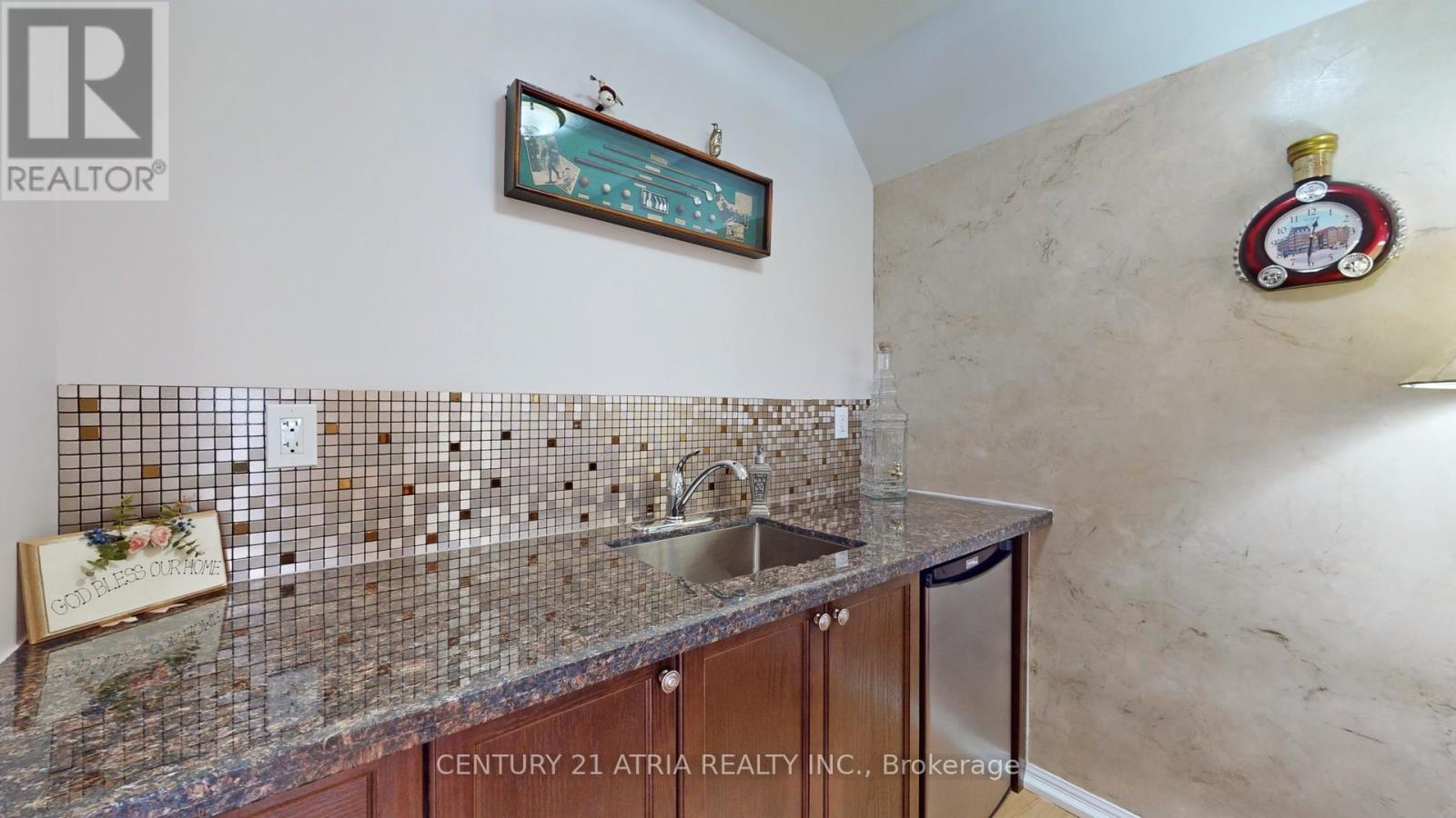 69 Diamond Jubilee Drive Property Photo 27
