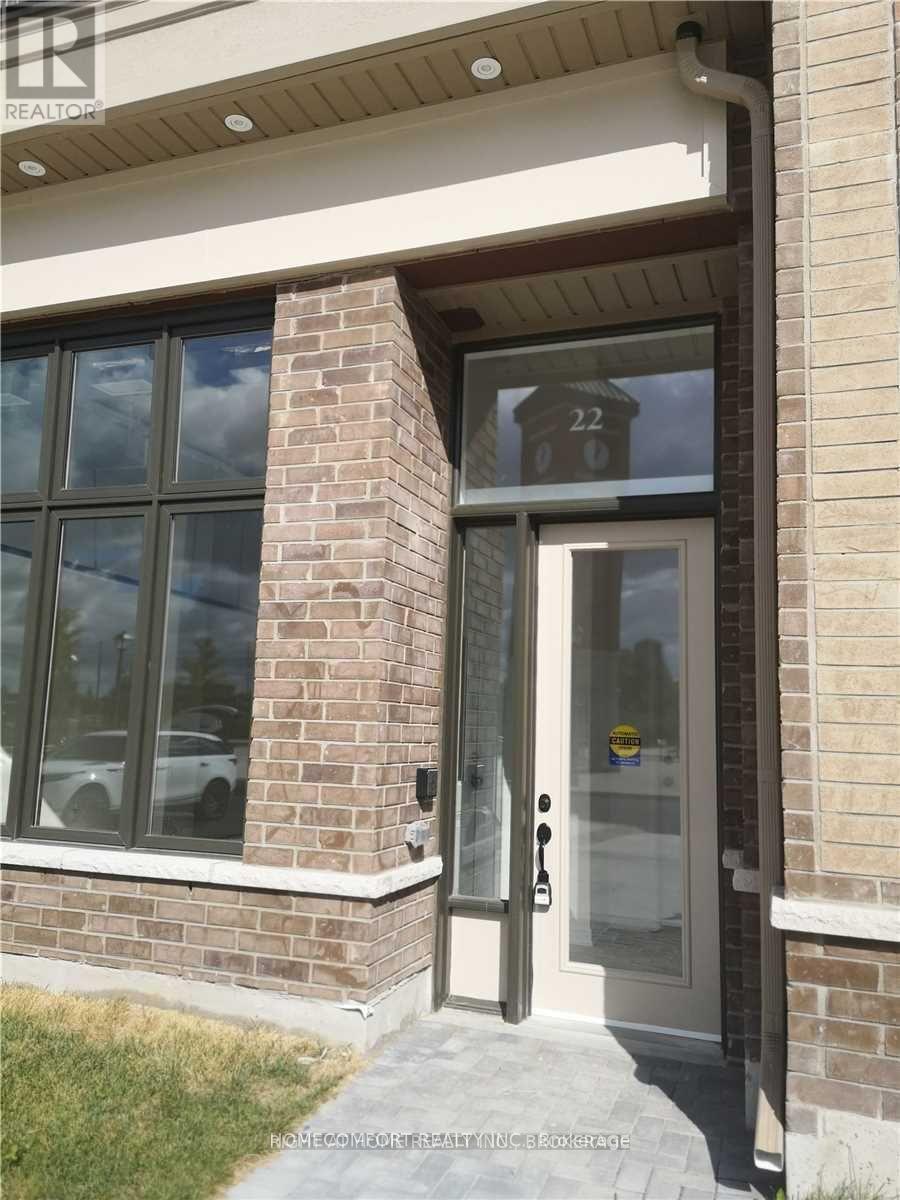22 Nipigon Avenue Property Photo 2