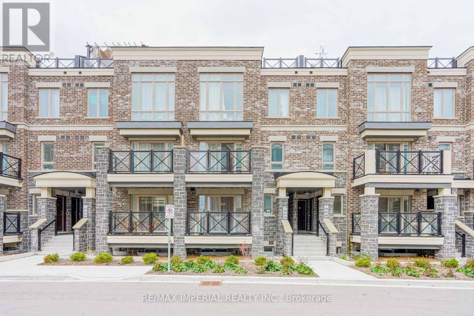 2910 - 15 WESTMEATH LANE