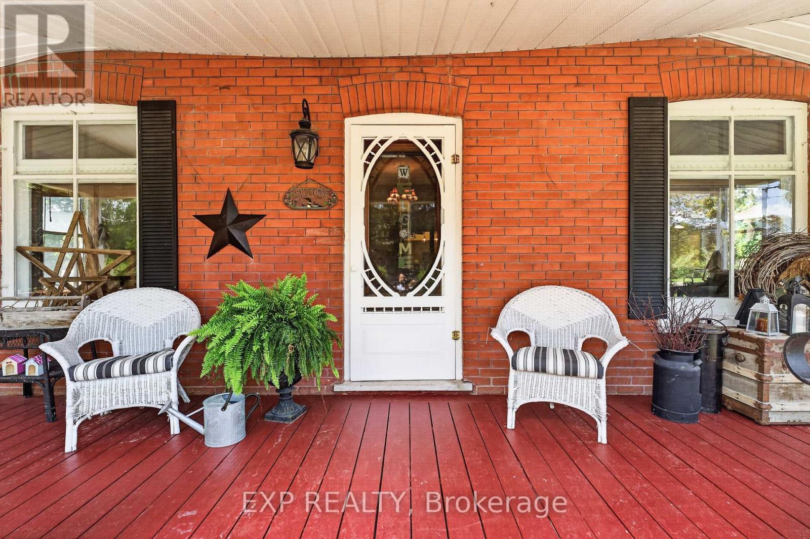 414 Osborne Street Property Photo 7