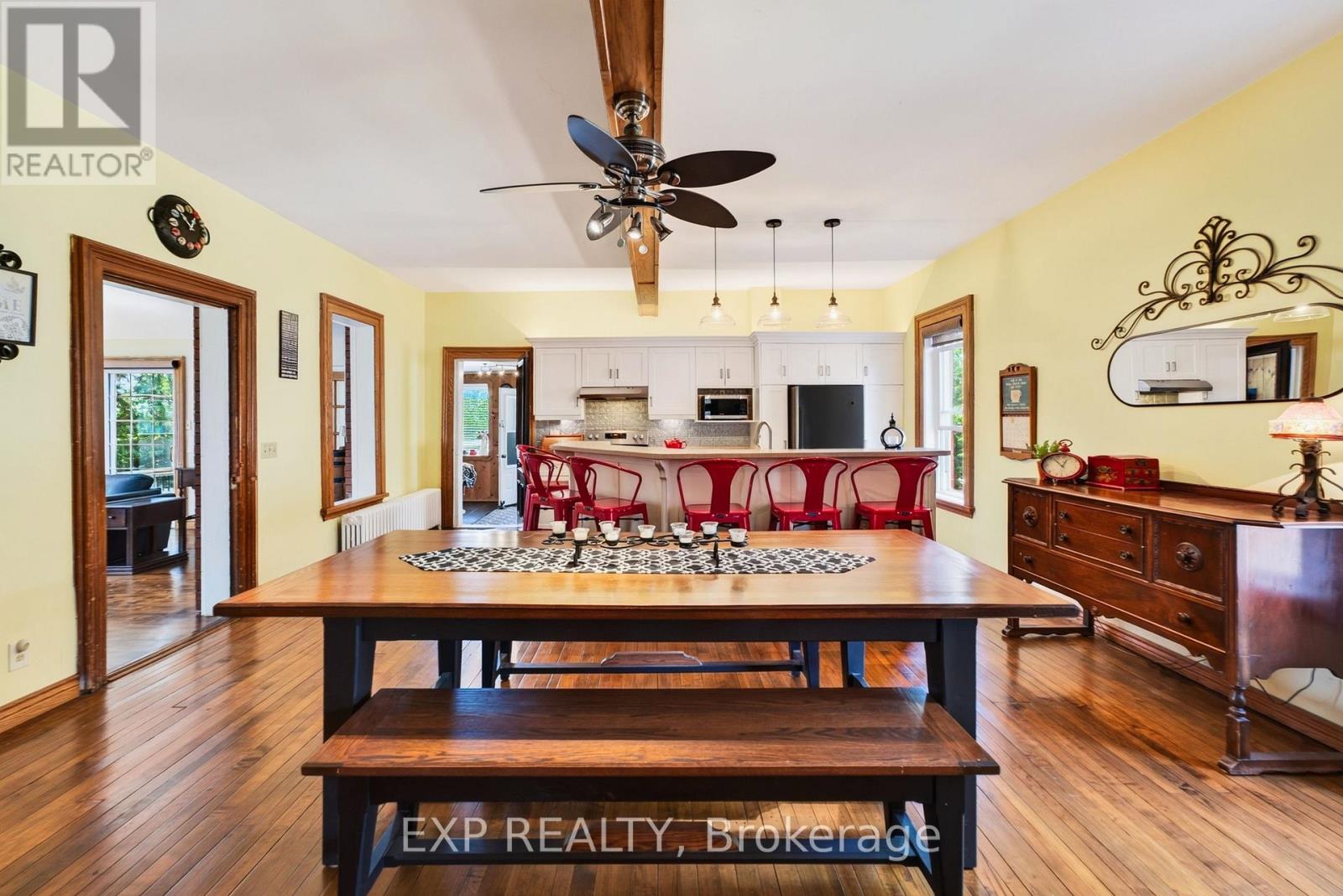 414 Osborne Street Property Photo 14