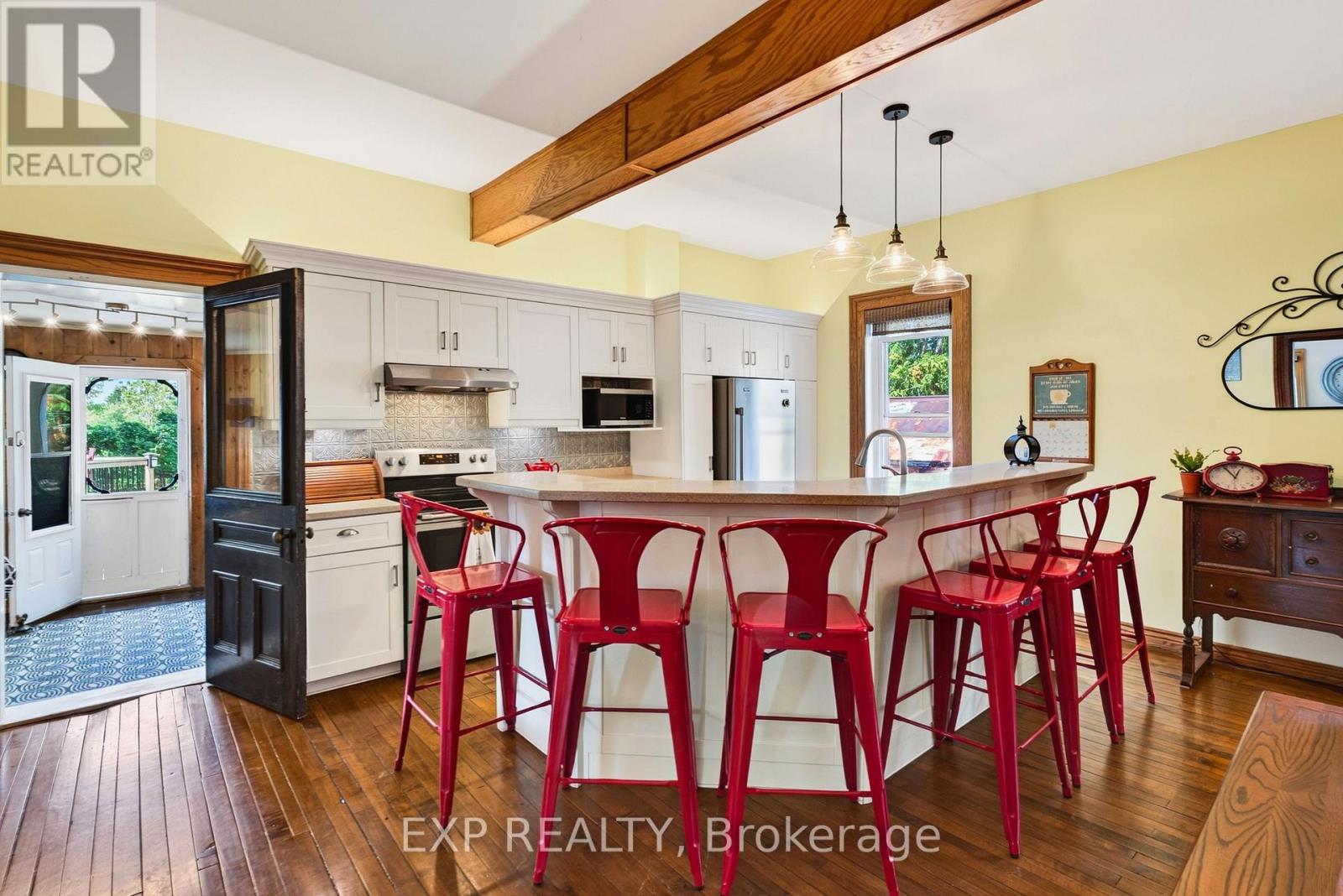 414 Osborne Street Property Photo 16