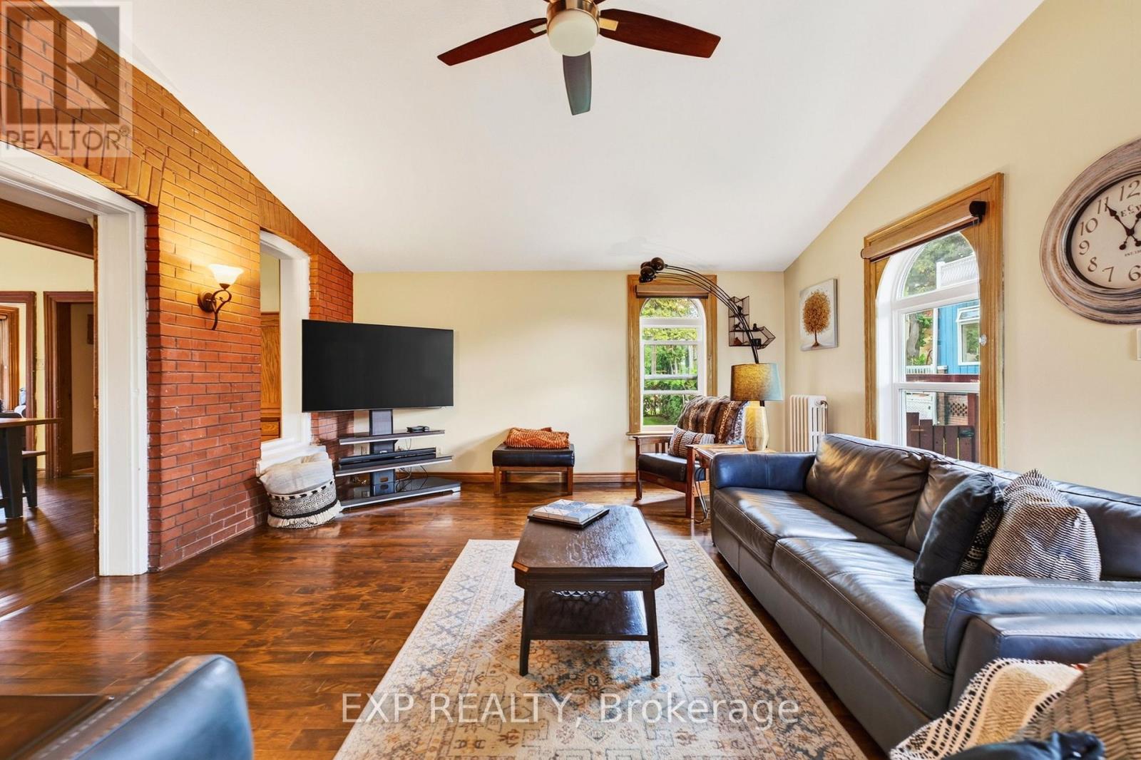 414 Osborne Street Property Photo 21