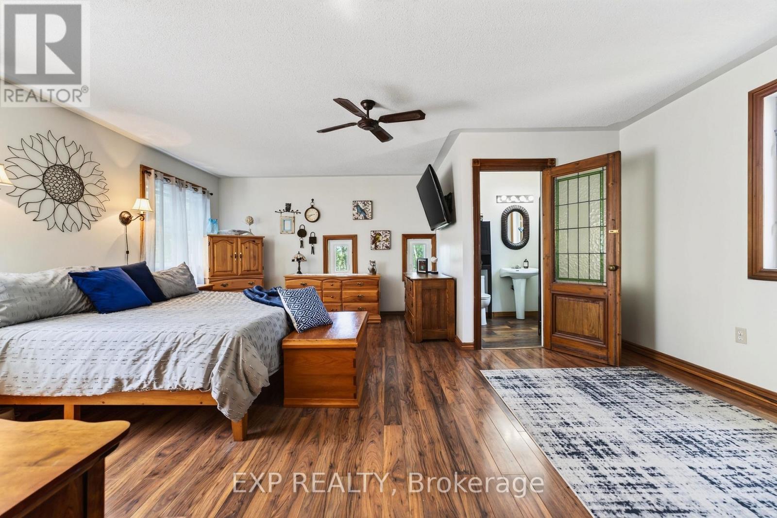 414 Osborne Street Property Photo 28