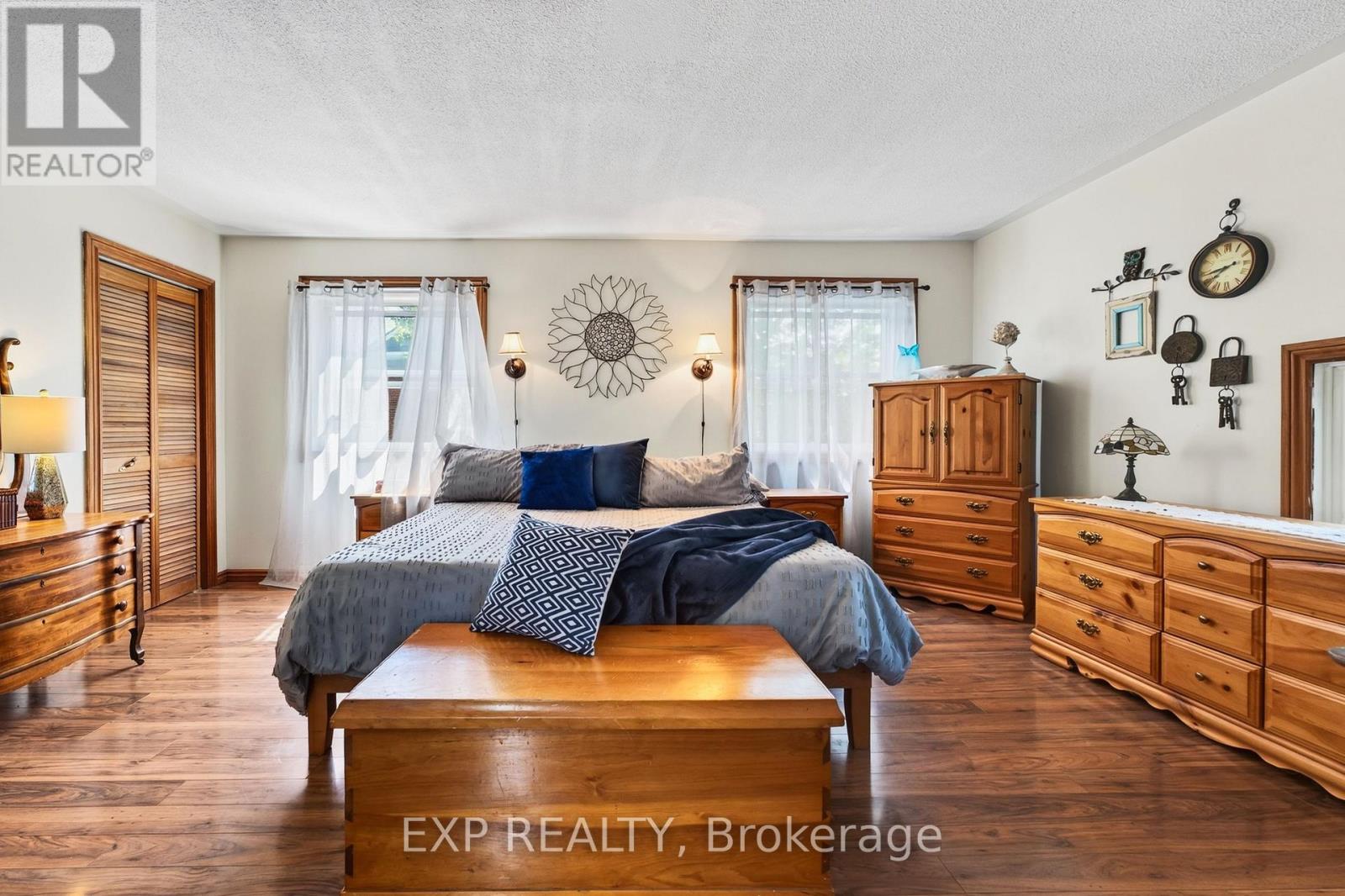 414 Osborne Street Property Photo 29