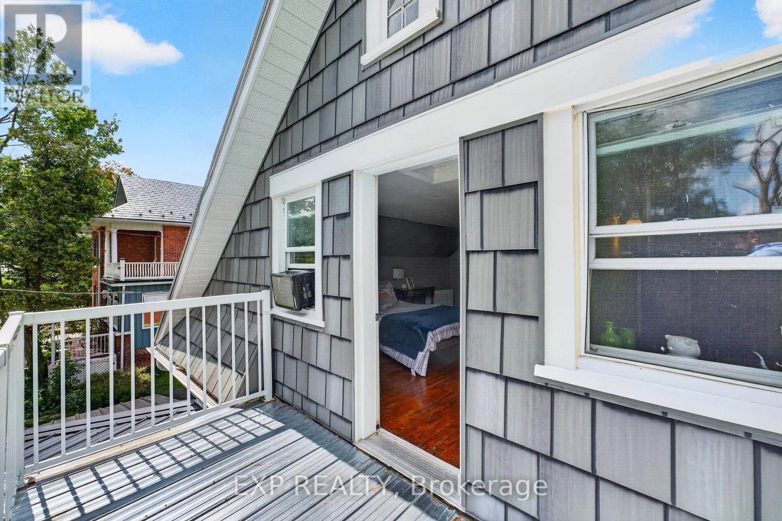 414 Osborne Street Property Photo 32