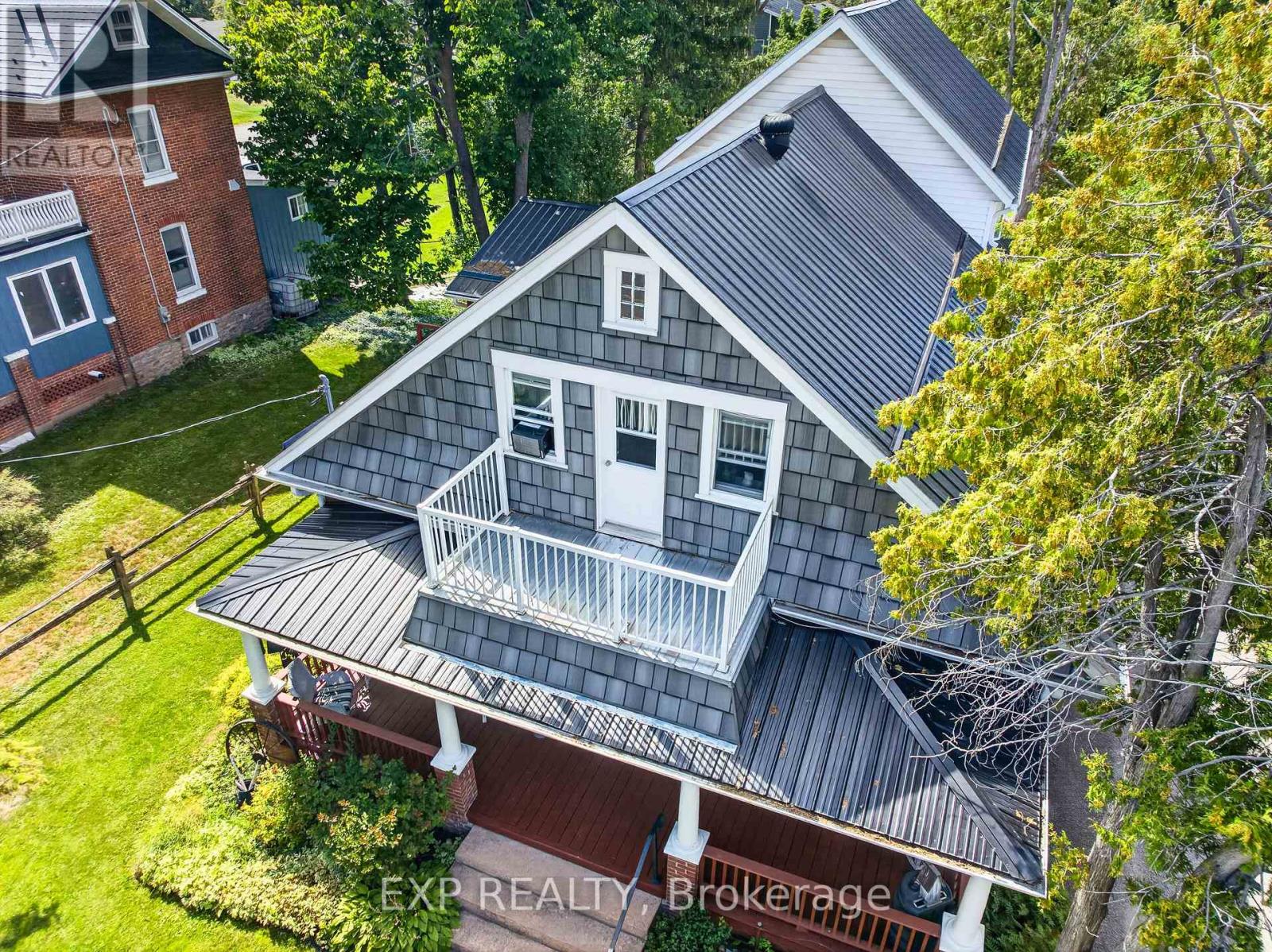 414 Osborne Street Property Photo 33