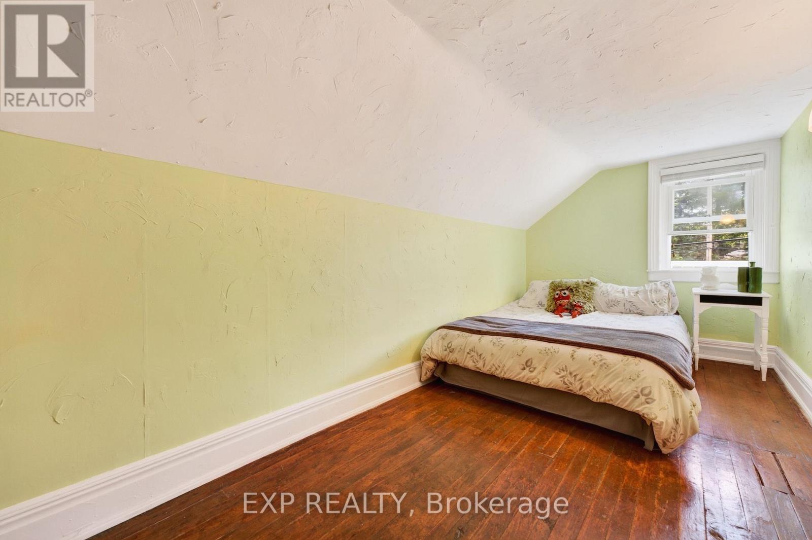 414 Osborne Street Property Photo 34