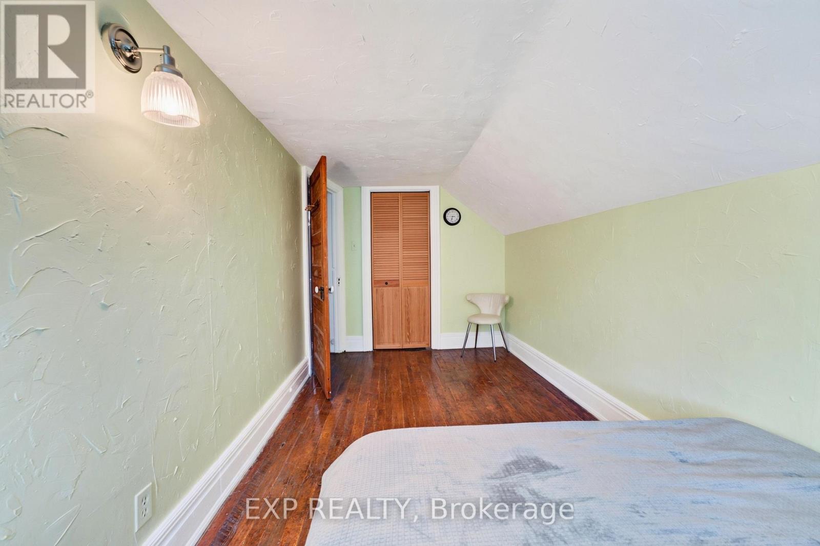 414 Osborne Street Property Photo 35
