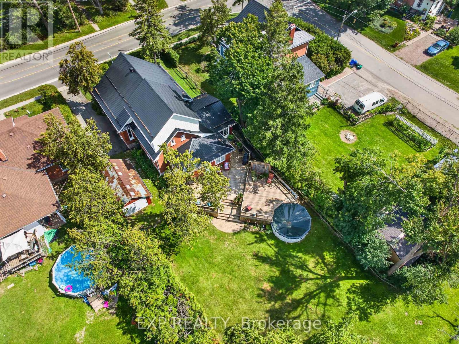 414 Osborne Street Property Photo 36