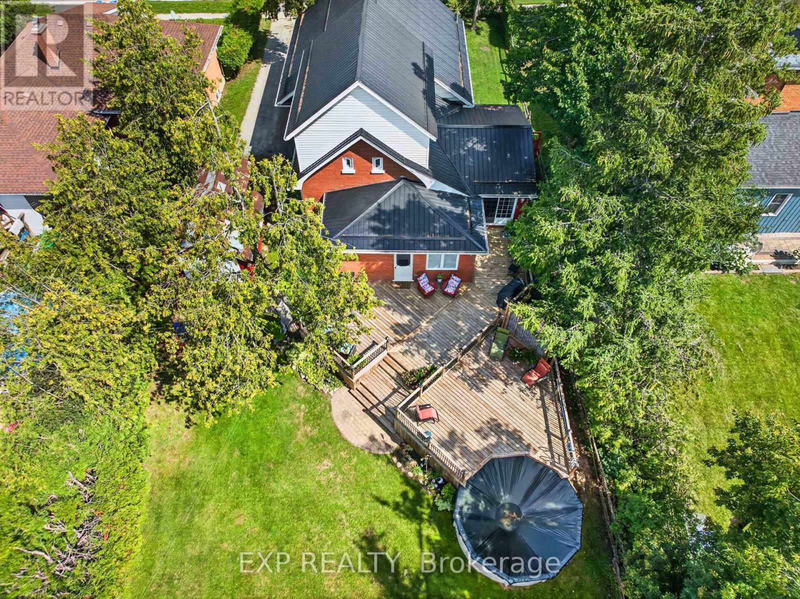 414 Osborne Street Property Photo 37