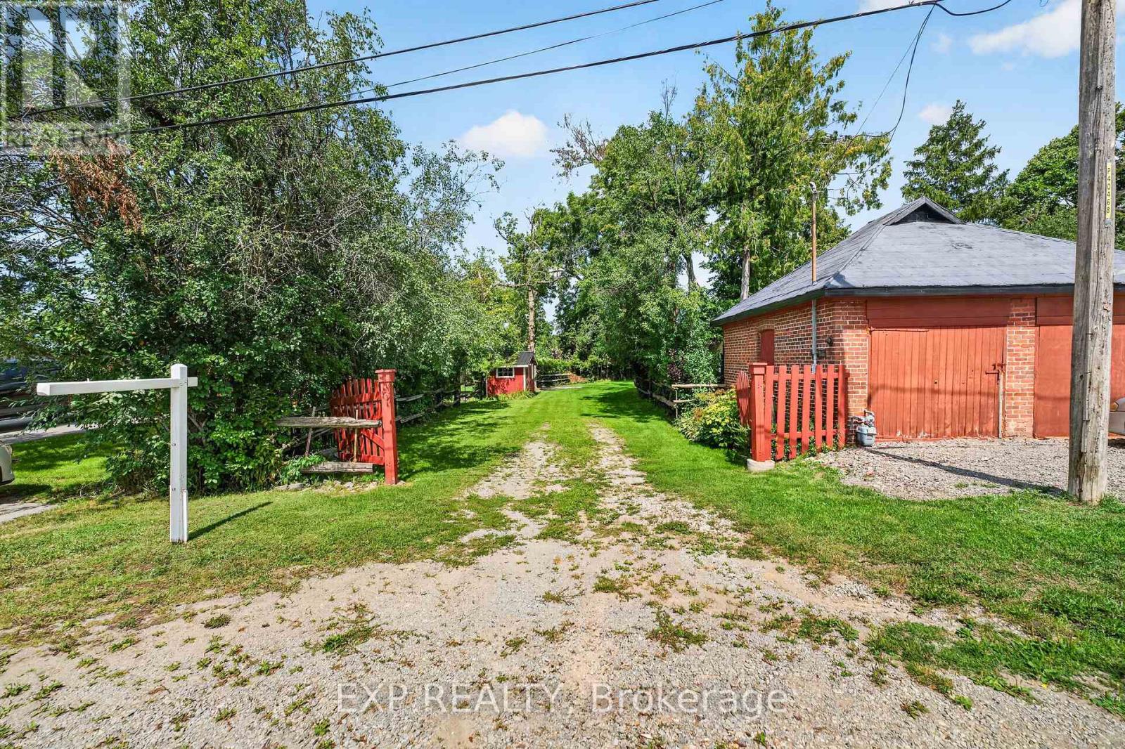 414 Osborne Street Property Photo 43