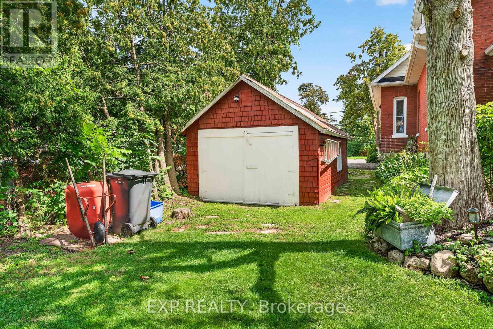 414 Osborne Street Property Photo 46