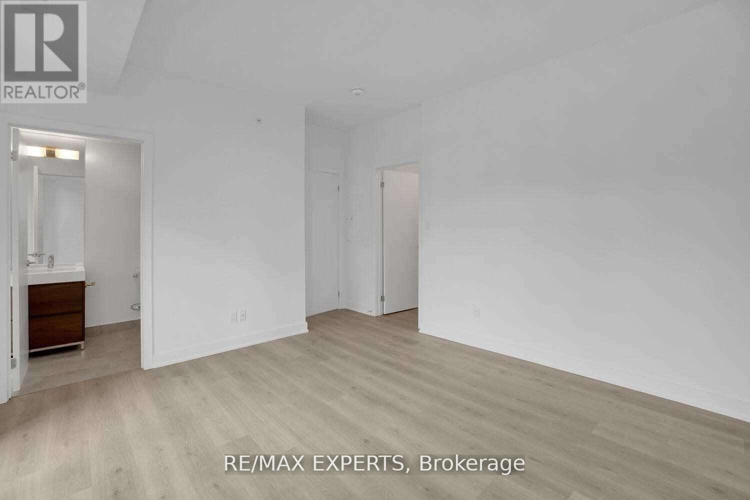 309 - 1709 Bur Oak Avenue Property Photo 16