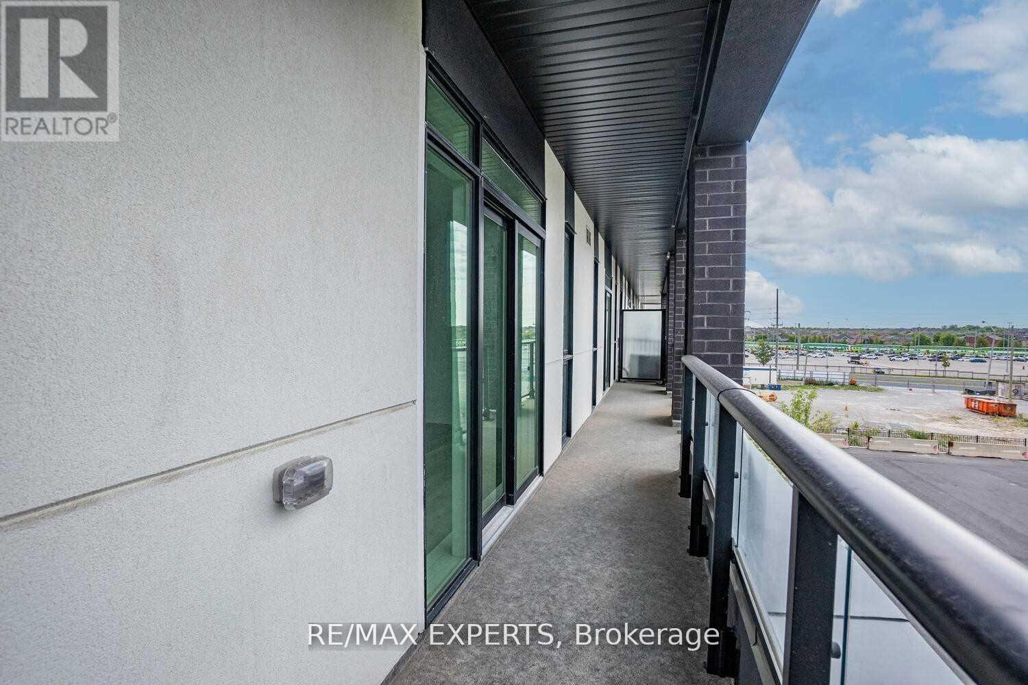 309 - 1709 Bur Oak Avenue Property Photo 24