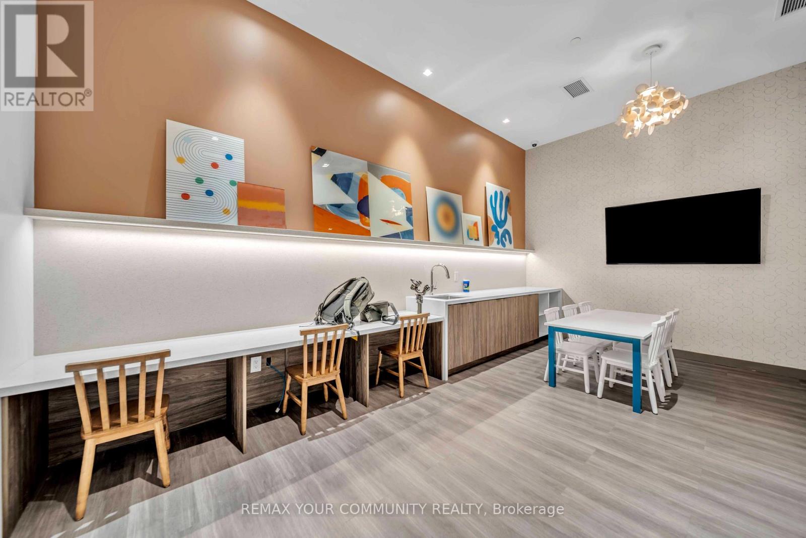 322 - 8888 Yonge Street Property Photo 33