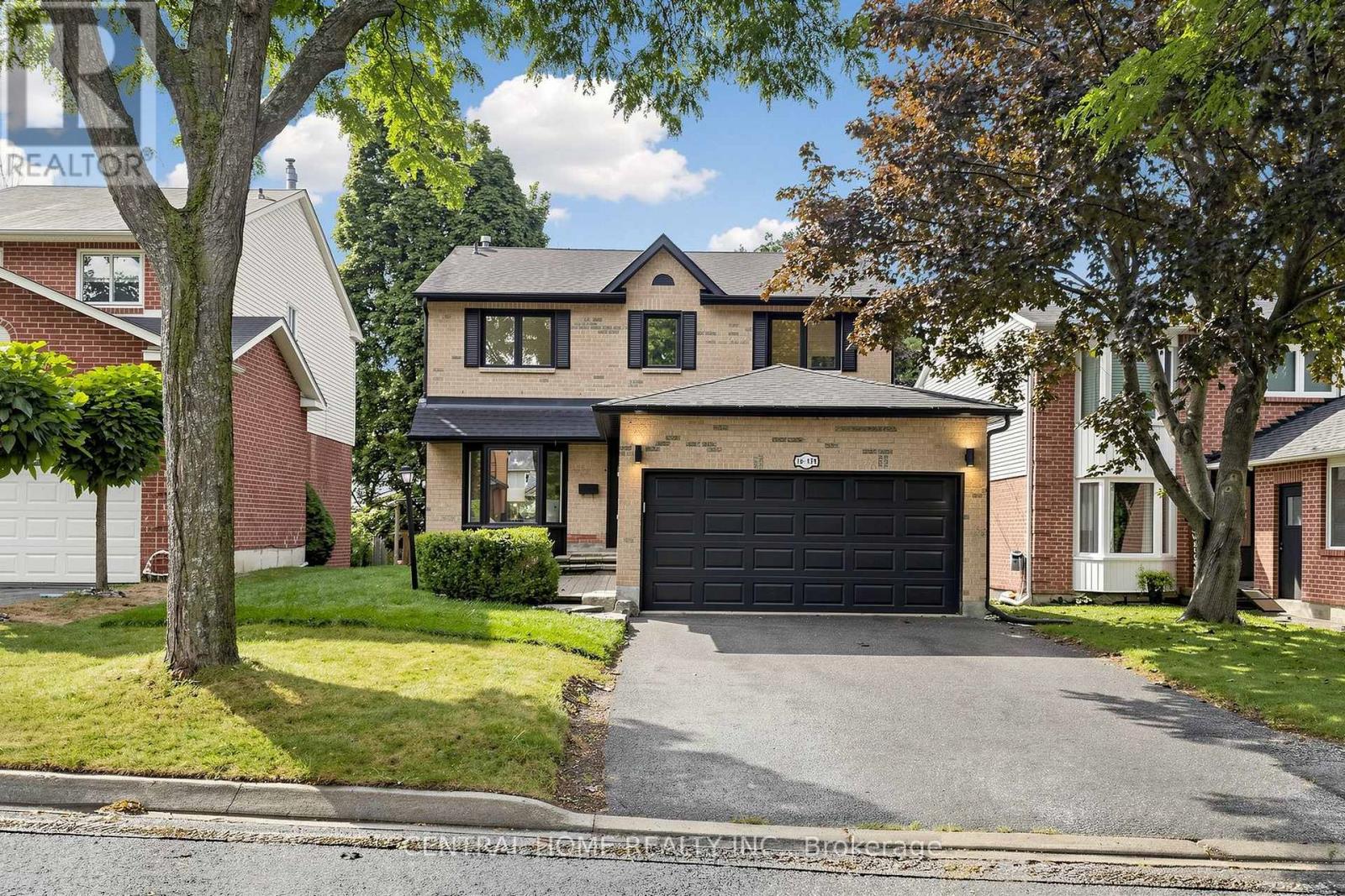 15 Closs Square Property Photo 1