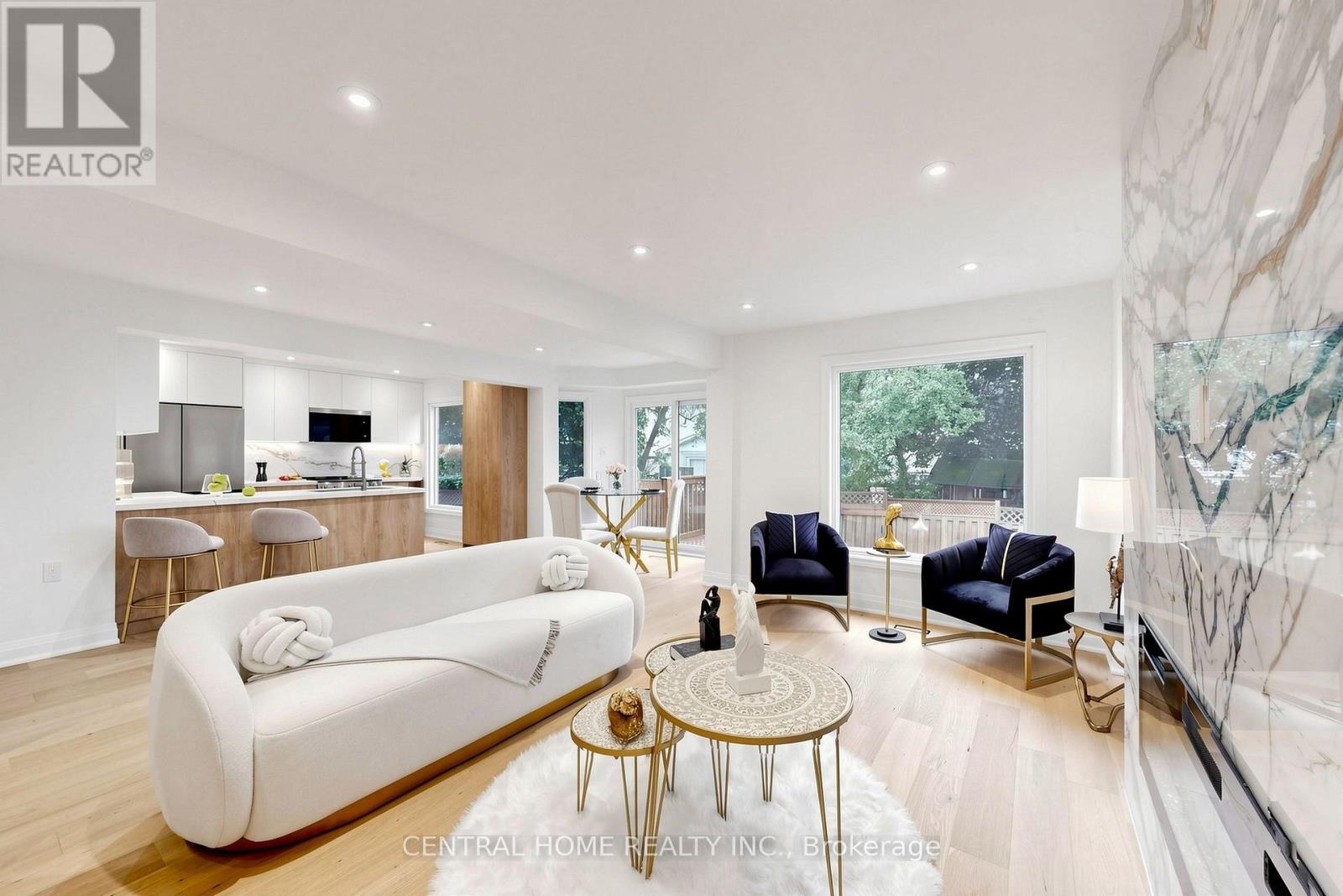 15 Closs Square Property Photo 11