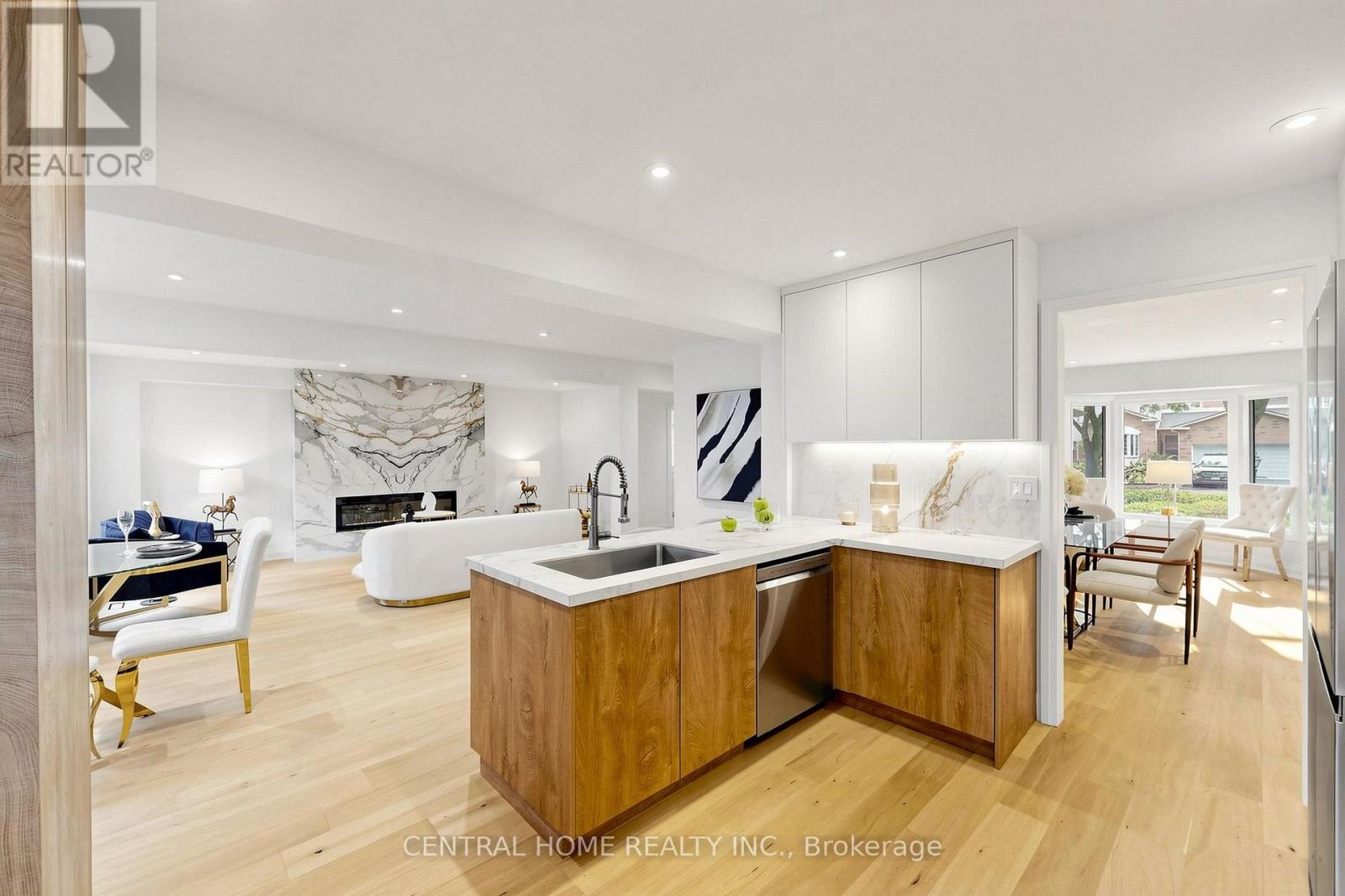 15 Closs Square Property Photo 17