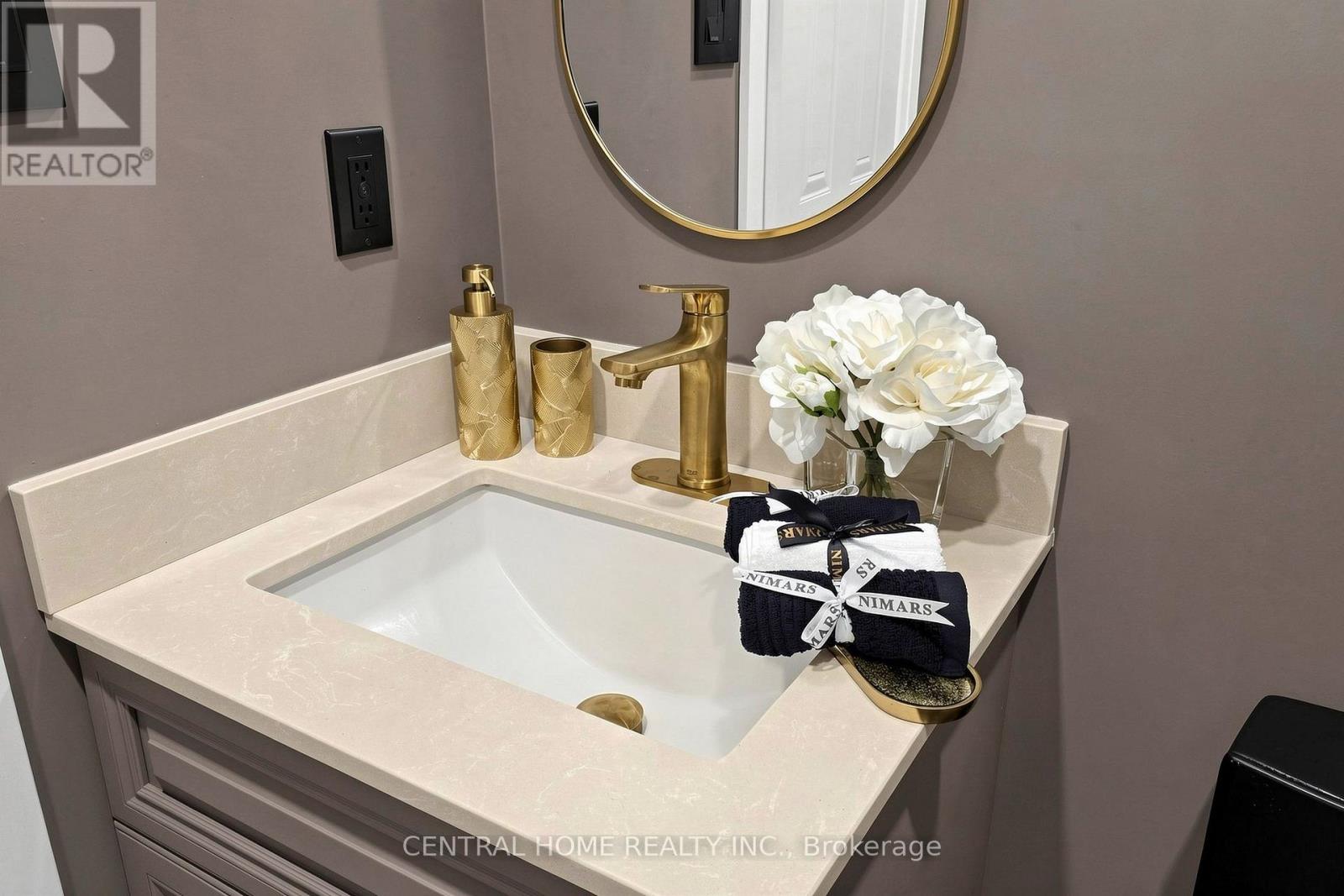 15 Closs Square Property Photo 21