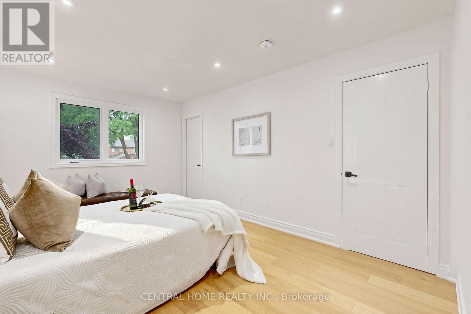 15 Closs Square Property Photo 25