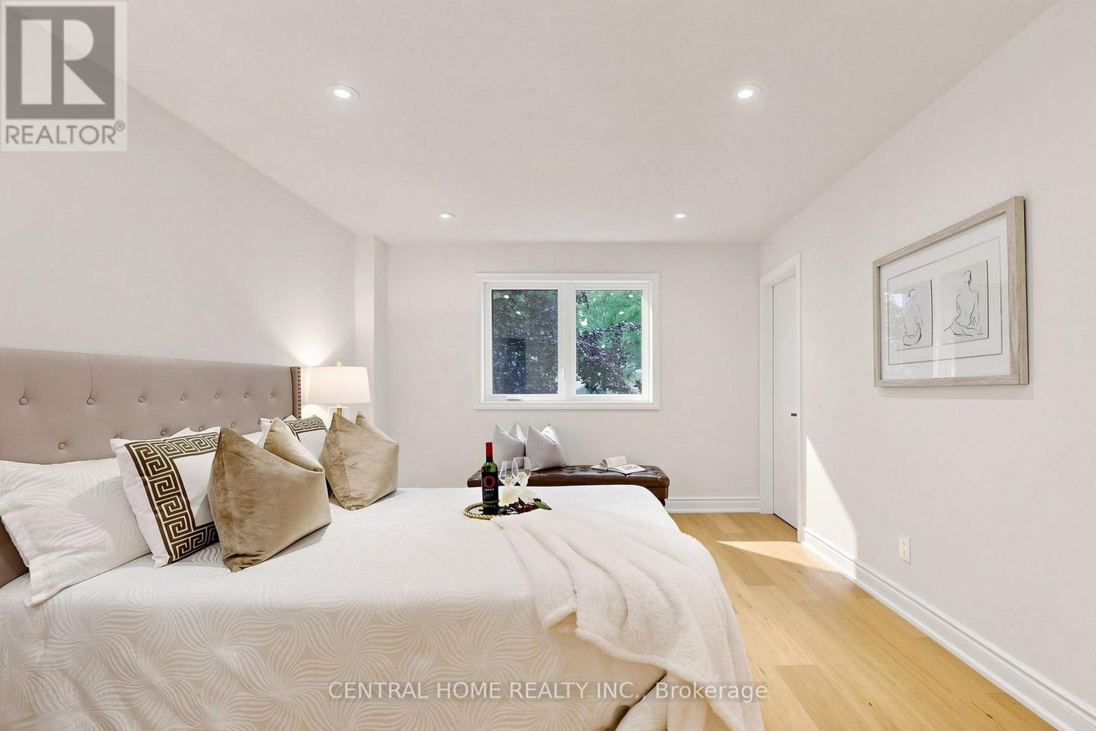 15 Closs Square Property Photo 26