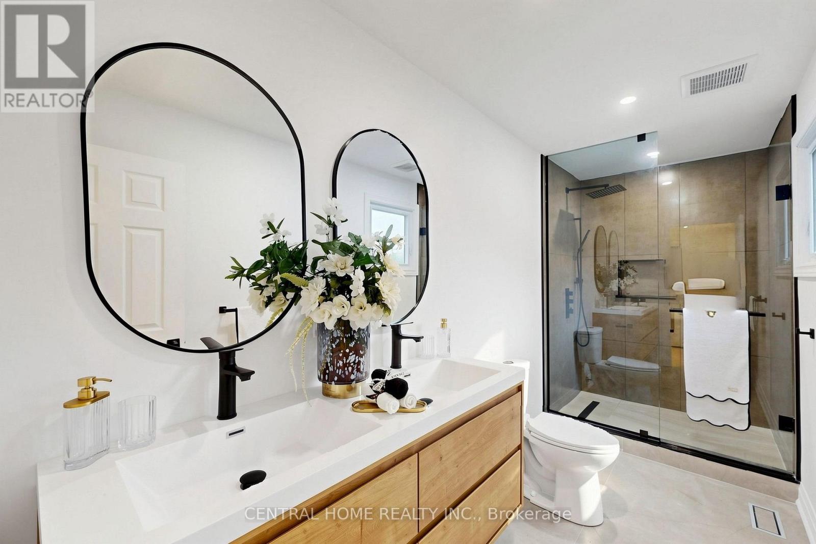 15 Closs Square Property Photo 28