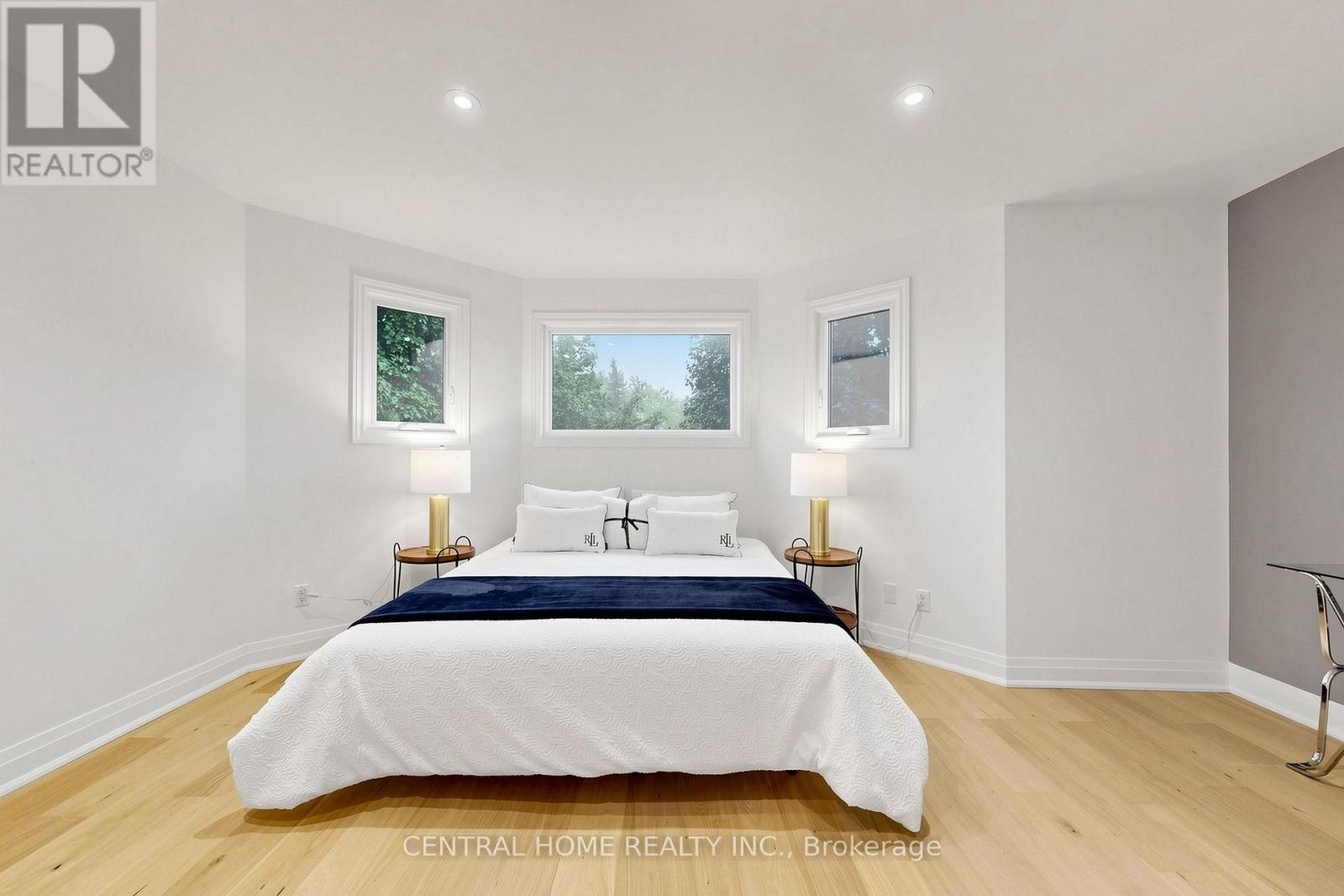 15 Closs Square Property Photo 29
