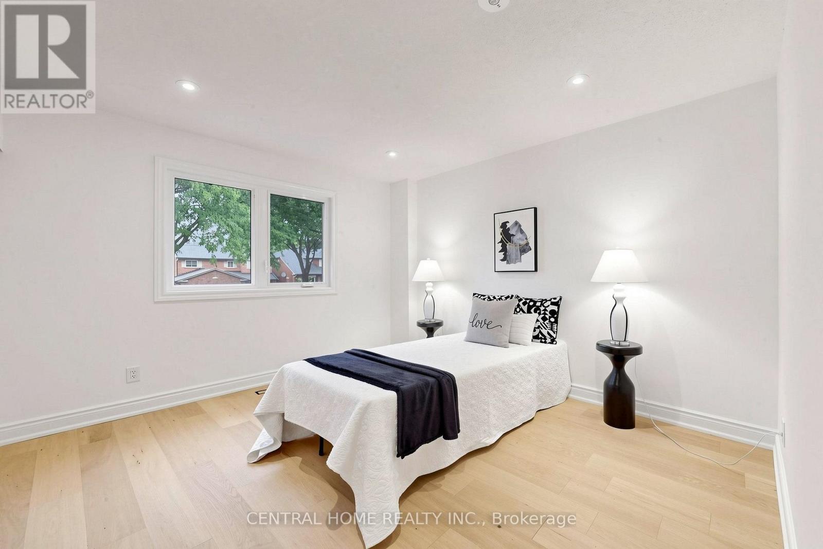 15 Closs Square Property Photo 31