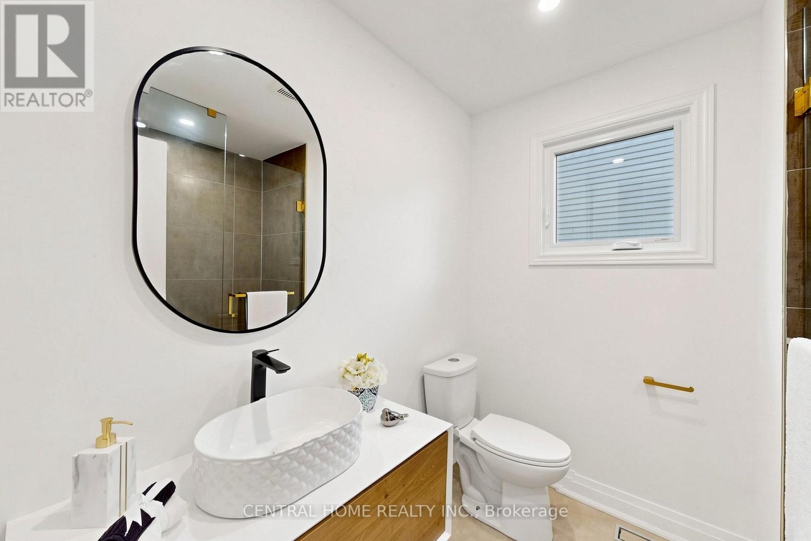 15 Closs Square Property Photo 35