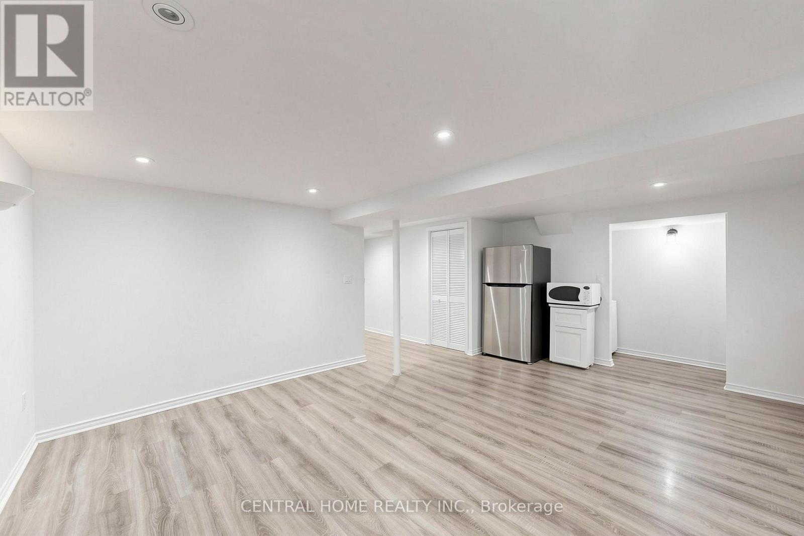 15 Closs Square Property Photo 39