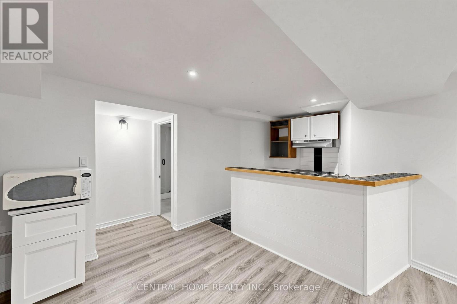 15 Closs Square Property Photo 40