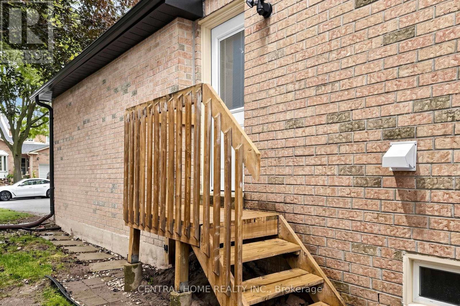 15 Closs Square Property Photo 49