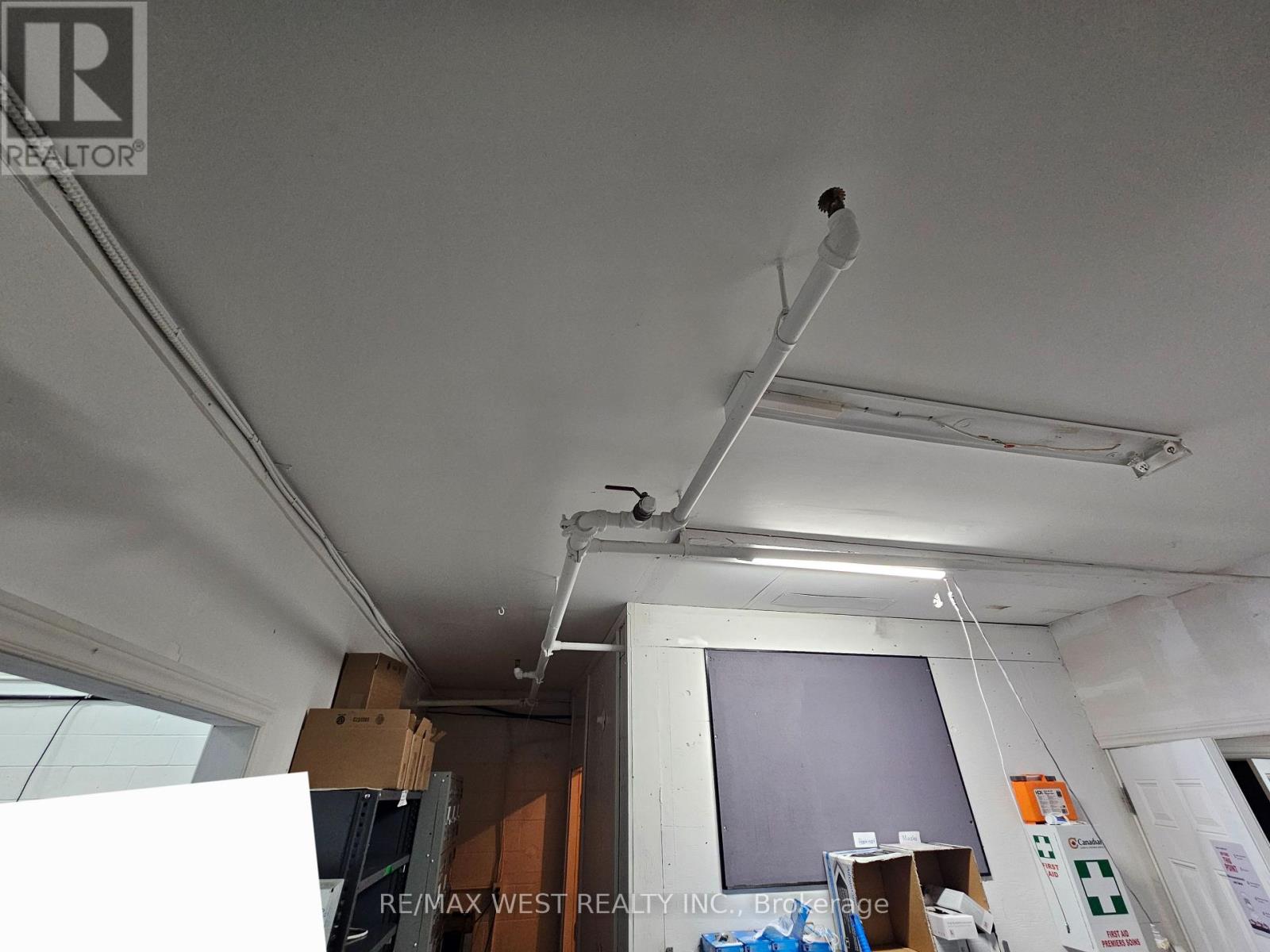 4 - 210 Drumlin Circle Property Photo 13