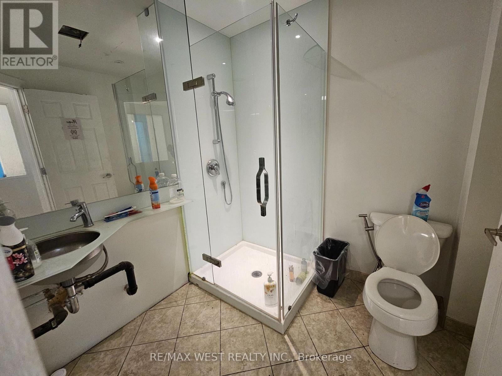 4 - 210 Drumlin Circle Property Photo 20