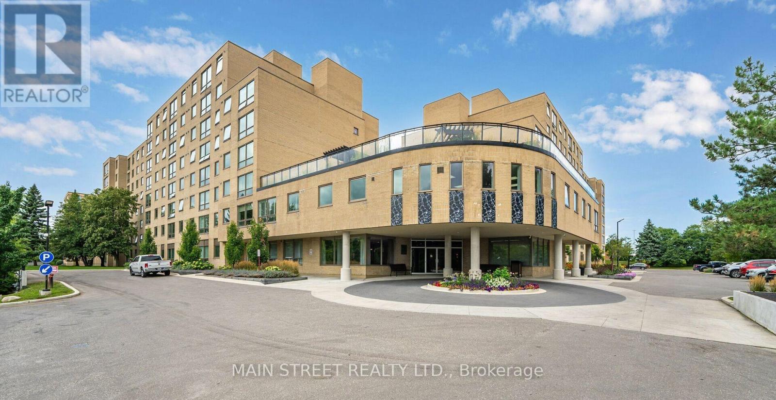 314 - 326 Major Mackenzie Drive E Property Photo 1