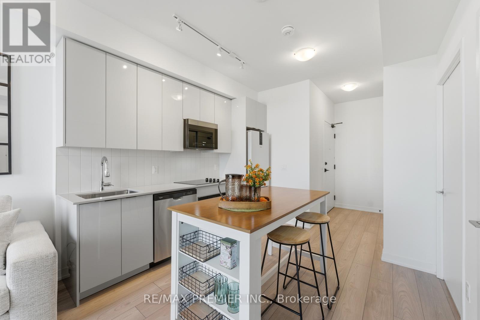 1512 - 10 Abeja Street Property Photo 2
