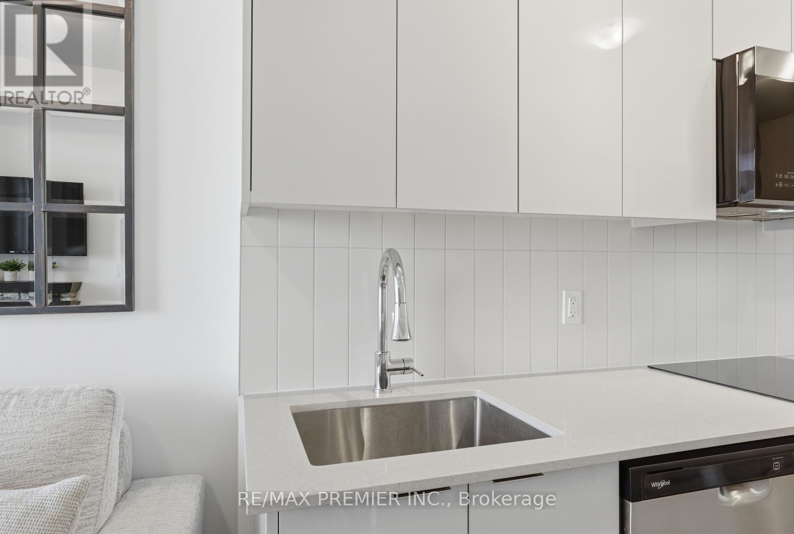 1512 - 10 Abeja Street Property Photo 7