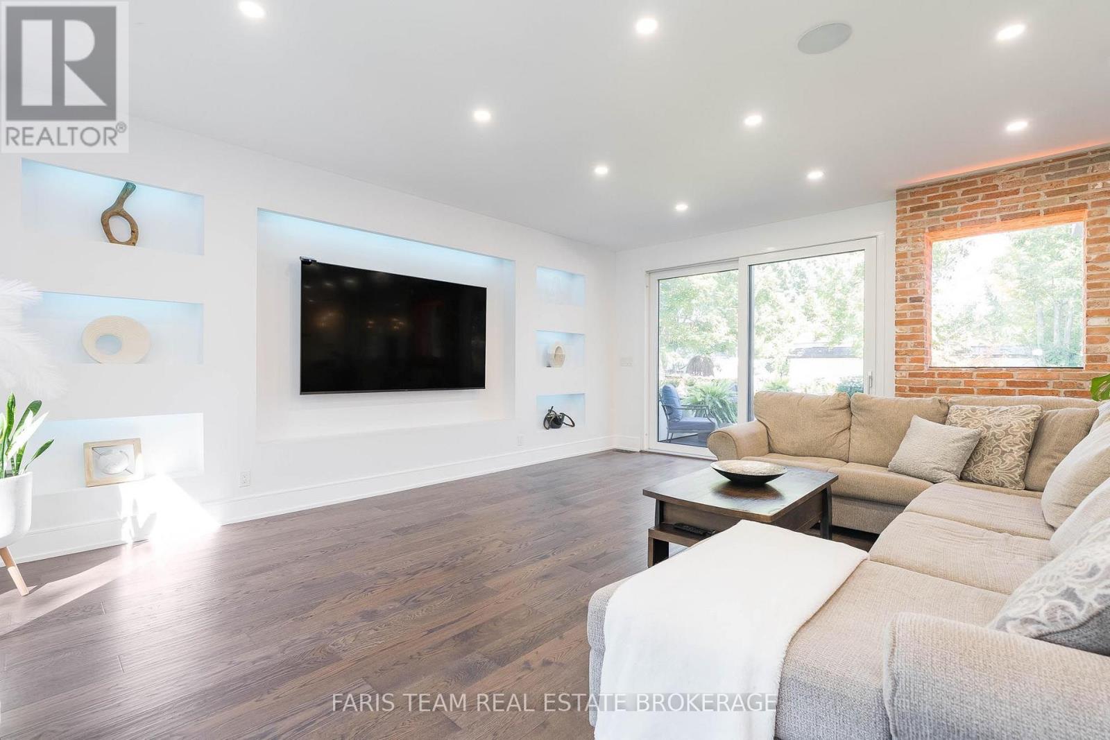 3951 Alberta Avenue Property Photo 14