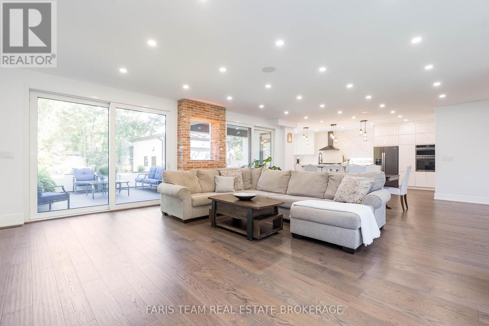3951 Alberta Avenue Property Photo 15