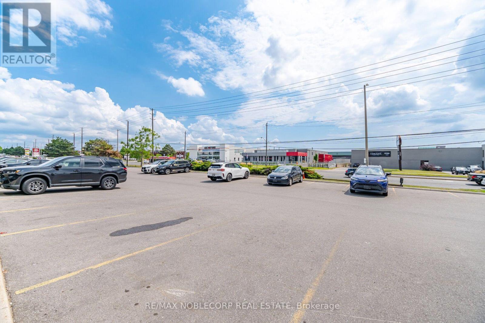 36 - 4040 Steeles Avenue W Property Photo 5