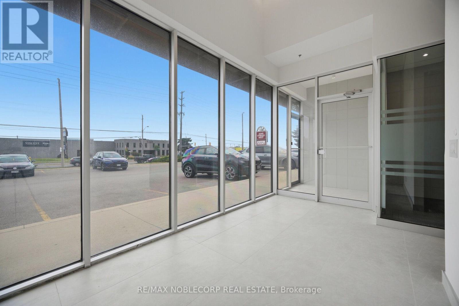 36 - 4040 Steeles Avenue W Property Photo 11