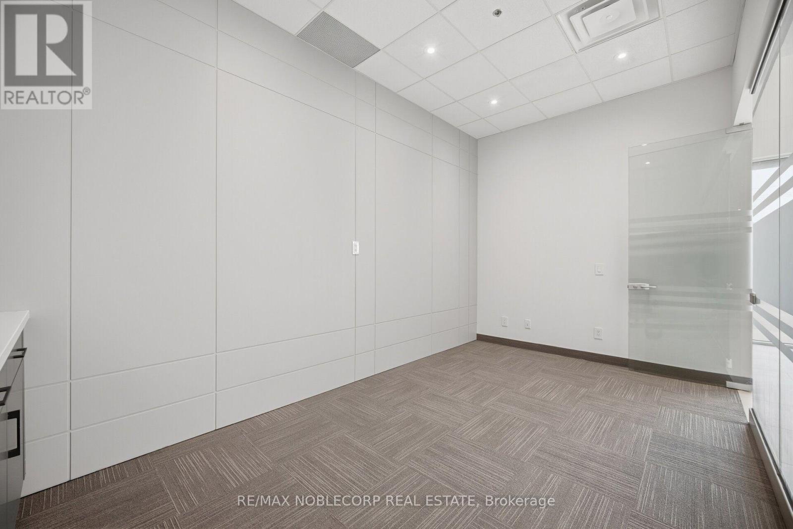 36 - 4040 Steeles Avenue W Property Photo 18