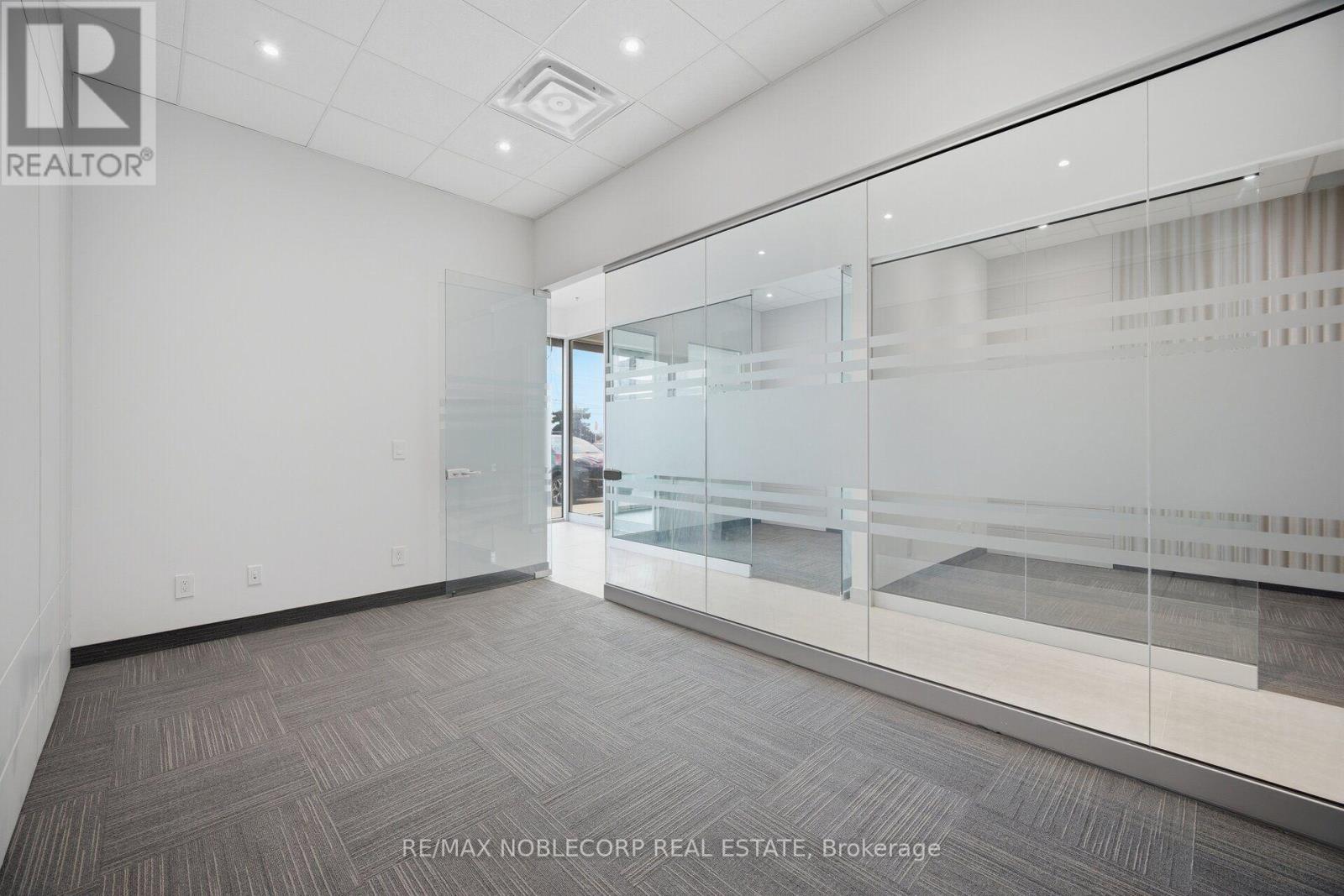 36 - 4040 Steeles Avenue W Property Photo 19