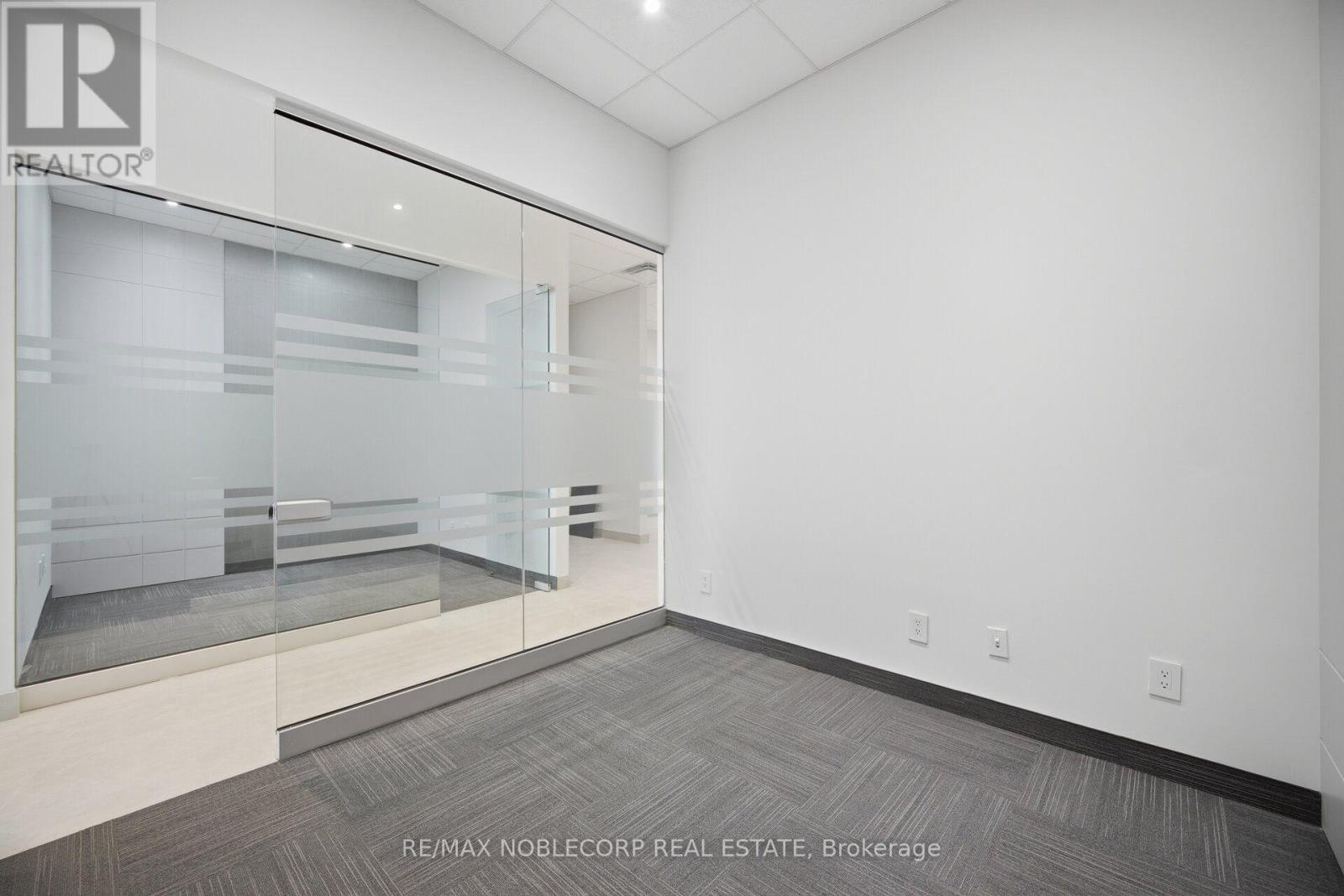 36 - 4040 Steeles Avenue W Property Photo 28