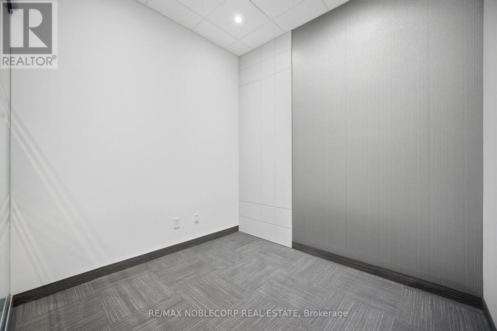36 - 4040 Steeles Avenue W Property Photo 29